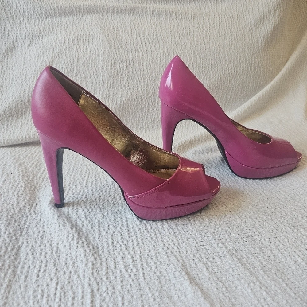 Rampage Granville patent leather hot pink peekaboo pumps size 8